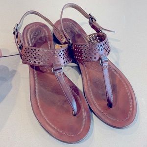 Frye Rachel Perf Sling- Brown leather